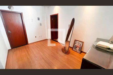 Sala de casa à venda com 4 quartos, 170m² em São Cristóvão, Belo Horizonte