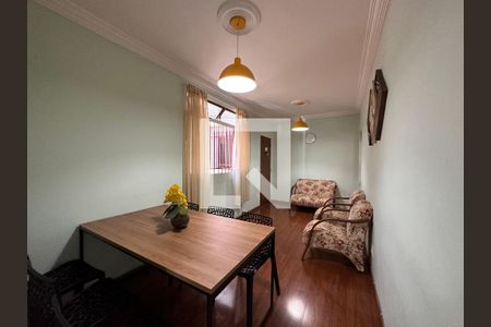 Sala de apartamento para alugar com 3 quartos, 70m² em Sagrada Família, Belo Horizonte