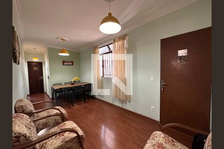 Sala de apartamento para alugar com 3 quartos, 70m² em Sagrada Família, Belo Horizonte