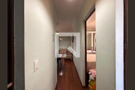 Corredor de apartamento para alugar com 3 quartos, 70m² em Sagrada Família, Belo Horizonte