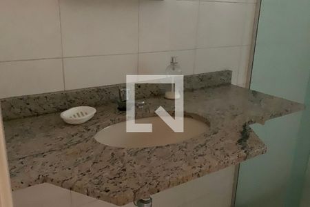 Banheiro  de apartamento para alugar com 3 quartos, 85m² em Nova Mirim, Praia Grande