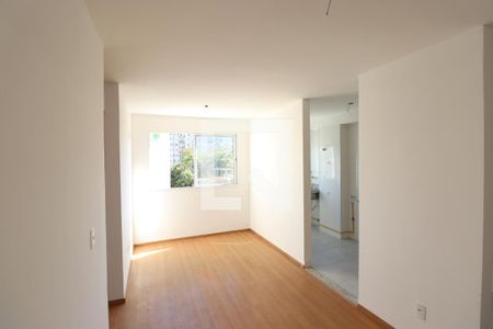 Sala de apartamento para alugar com 2 quartos, 60m² em Colubandê, São Gonçalo