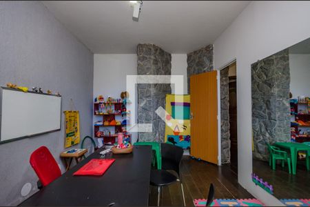 Sala 2 de casa para alugar com 4 quartos, 270m² em Calafate, Belo Horizonte