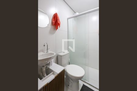 Banheiro de apartamento para alugar com 1 quarto, 24m² em Vila Mazzei, São Paulo