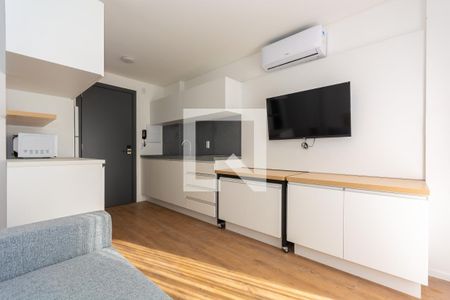 Sala de kitnet/studio para alugar com 1 quarto, 30m² em Centro, Curitiba