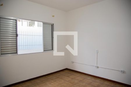 Casa para alugar com 5 quartos, 220m² em Vila Yara, Osasco