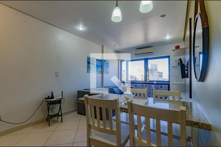 Sala de apartamento para alugar com 1 quarto, 40m² em Barra, Salvador