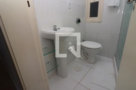 Banheiro de kitnet/studio à venda com 1 quarto, 35m² em Menino Deus, Porto Alegre