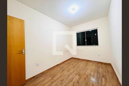 Casa à venda com 3 quartos, 109m² em Ressaca, Contagem