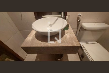 Lavabo de casa à venda com 3 quartos, 200m² em Vila Camilopolis, Santo André