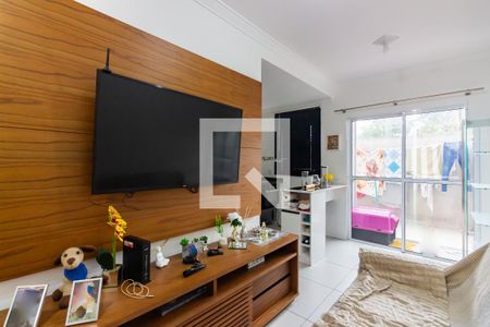 Sala  de casa de condomínio à venda com 2 quartos, 70m² em Santa Maria, Osasco