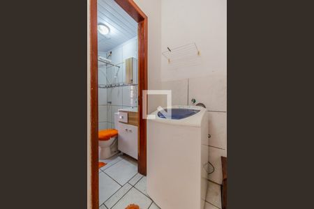 Banheiro de casa de condomínio para alugar com 1 quarto, 25m² em Glória, Porto Alegre