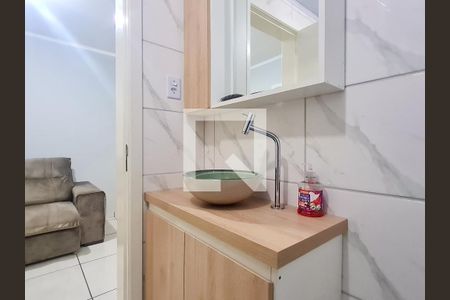 Banheiro de apartamento à venda com 1 quarto, 36m² em Rubem Berta, Porto Alegre