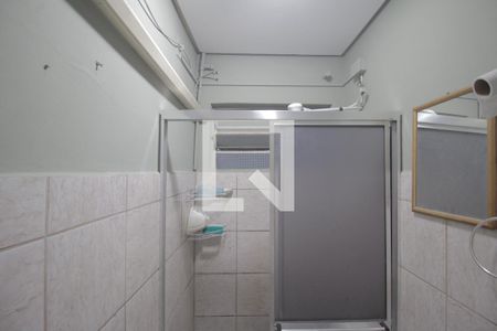 Banheiro de kitnet/studio à venda com 1 quarto, 24m² em Centro, Canoas