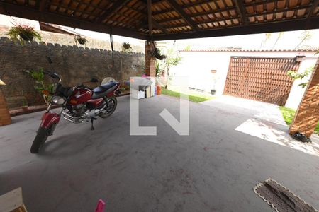 Garagem de casa para alugar com 3 quartos, 300m² em Cidade Vera Cruz, Aparecida de Goiânia