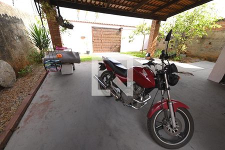 Garagem de casa para alugar com 3 quartos, 300m² em Cidade Vera Cruz, Aparecida de Goiânia