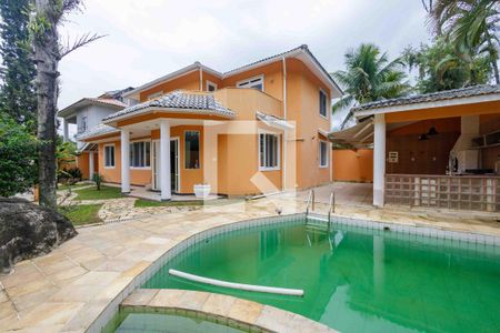 Quintal de casa de condomínio para alugar com 4 quartos, 280m² em Vargem Grande, Rio de Janeiro