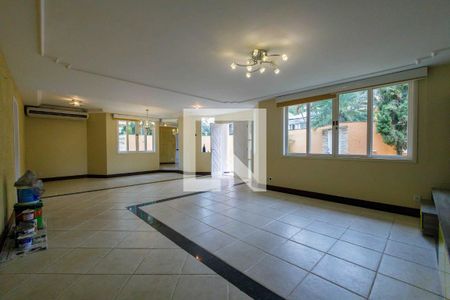 Sala de casa de condomínio para alugar com 4 quartos, 280m² em Vargem Grande, Rio de Janeiro