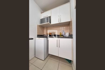 Sala/Cozinha de apartamento para alugar com 1 quarto, 78m² em Camboinhas, Niterói