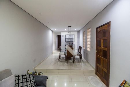 Sala de TV de casa à venda com 3 quartos, 177m² em Jardim dos Camargos, Barueri