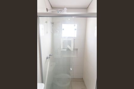 Banheiro  de kitnet/studio para alugar com 1 quarto, 18m² em Santo Andre, Belo Horizonte