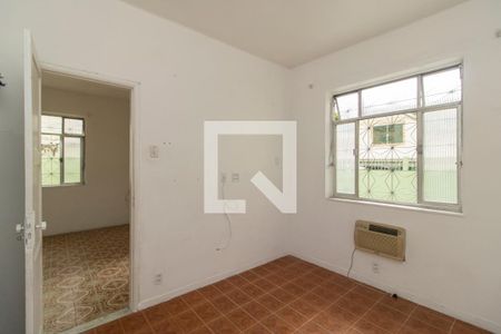 Quarto 1 de casa para alugar com 4 quartos, 190m² em Ramos, Rio de Janeiro