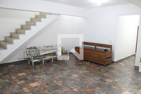 Sala de casa para alugar com 5 quartos, 230m² em Vila Cascatinha, São Vicente