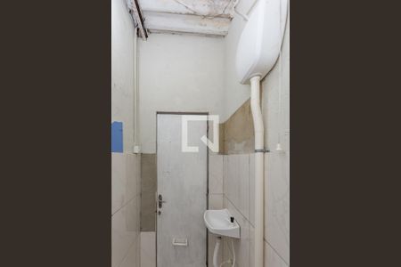 Banheiro de kitnet/studio para alugar com 1 quarto, 25m² em Havaí, Belo Horizonte