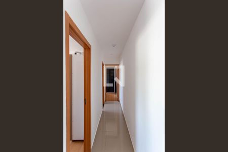 Corredor de apartamento para alugar com 2 quartos, 47m² em Planalto, Belo Horizonte