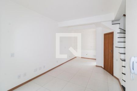 Sala de casa de condomínio à venda com 2 quartos, 89m² em Centro, Canoas