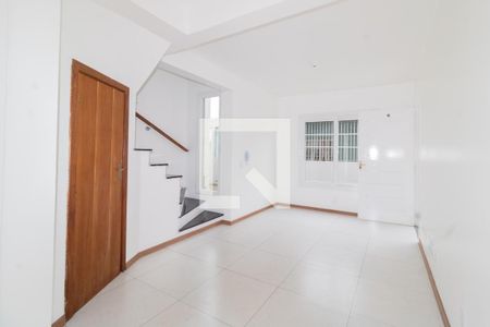 Sala de casa de condomínio à venda com 2 quartos, 89m² em Centro, Canoas