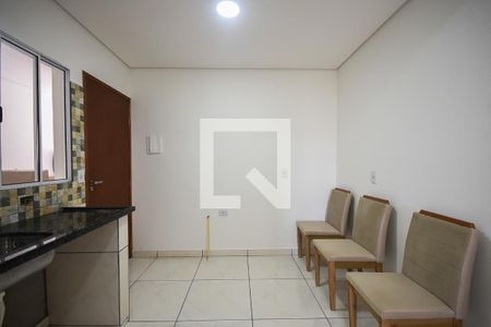 Cozinha de casa para alugar com 1 quarto, 45m² em Jardim Kuabara, Taboão da Serra