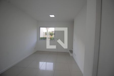 Sala de casa de condomínio à venda com 2 quartos, 109m² em Igara, Canoas