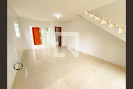 Sala de casa para alugar com 3 quartos, 90m² em São João do Rio Vermelho, Florianópolis