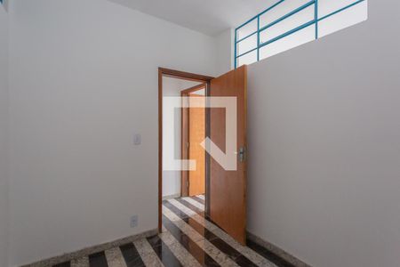 Quarto 1 de apartamento para alugar com 2 quartos, 45m² em Lagoinha, Belo Horizonte