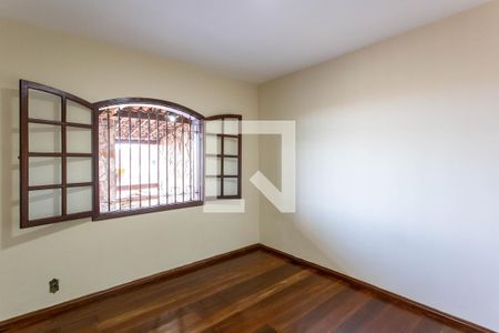 Quarto 1 de casa para alugar com 3 quartos, 230m² em Cenaculo, Belo Horizonte