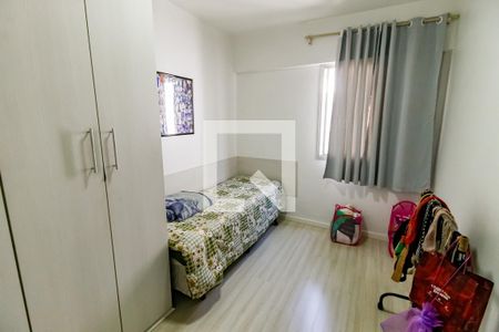 Quarto 1 de apartamento para alugar com 2 quartos, 54m² em Jardim Maria Rosa, Taboão da Serra