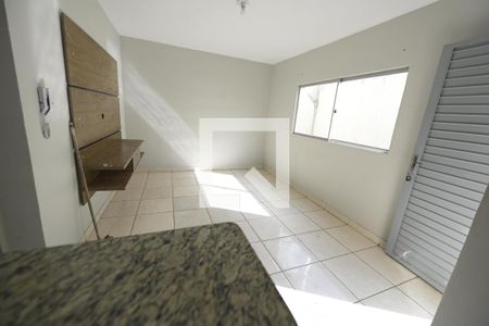 Sala de casa de condomínio para alugar com 2 quartos, 62m² em Jardim Europa, Goiânia