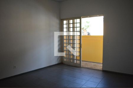 Sala de casa à venda com 2 quartos, 100m² em Nova Cintra, Belo Horizonte