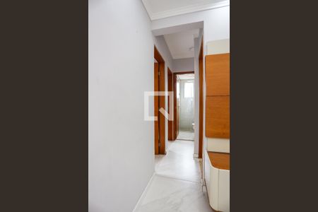 Sala - corredor dos quartos de apartamento para alugar com 2 quartos, 49m² em Jardim Helena, Cotia