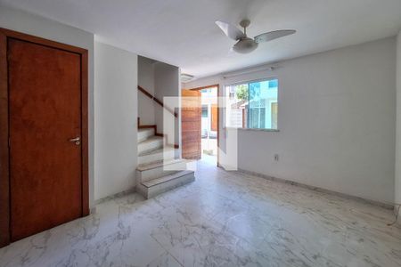 Sala de casa de condomínio à venda com 3 quartos, 100m² em Engenho do Mato, Niterói