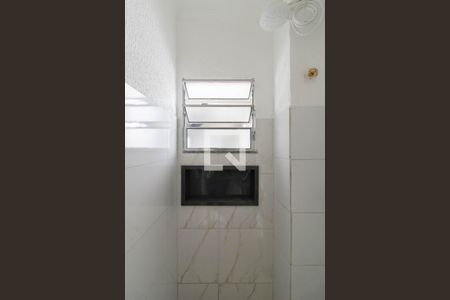 Banheiro de kitnet/studio para alugar com 1 quarto, 25m² em Vila Monteiro Lobato, Guarulhos