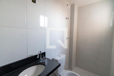 Banheiro de apartamento para alugar com 1 quarto, 27m² em Vila Gea, São Paulo