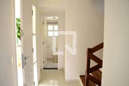 Sala de casa de condomínio para alugar com 3 quartos, 200m² em Jardim Barbacena, Cotia