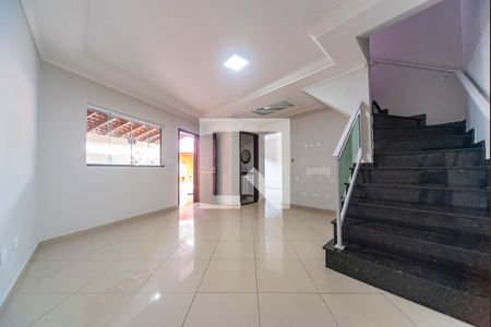 Sala de casa para alugar com 3 quartos, 140m² em Parque das Nações, Santo André