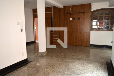 Sala de casa à venda com 4 quartos, 280m² em Alvorada, Contagem