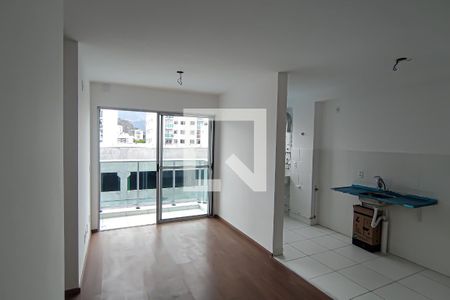 sala de apartamento para alugar com 2 quartos, 44m² em Pechincha, Rio de Janeiro