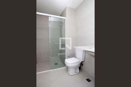 Banheiro de kitnet/studio para alugar com 1 quarto, 37m² em Petrópolis, Porto Alegre