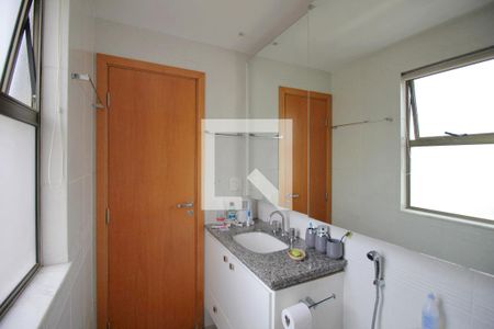 Banheiro da Suíte de apartamento para alugar com 4 quartos, 136m² em Funcionários, Belo Horizonte