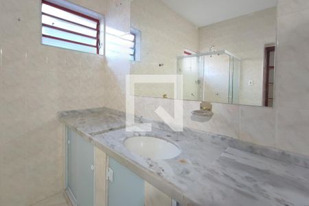 Banheiro Suíte  de casa para alugar com 4 quartos, 220m² em Jardim Anton Von Zuben, Campinas